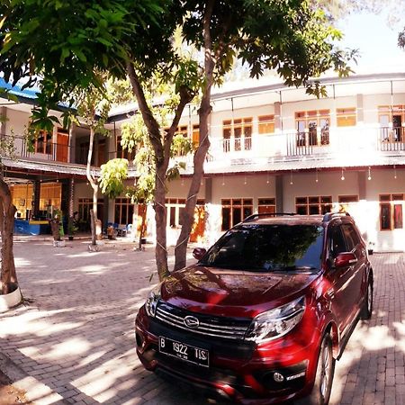 Pondok Wisata Dan Restoran Elim Waingapu Buitenkant foto