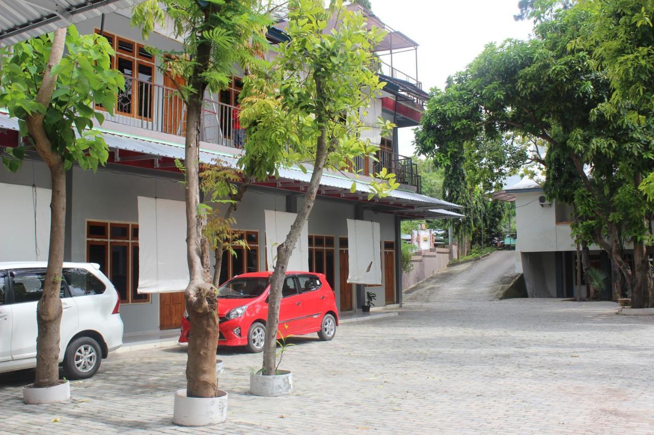 Pondok Wisata Dan Restoran Elim Waingapu Buitenkant foto