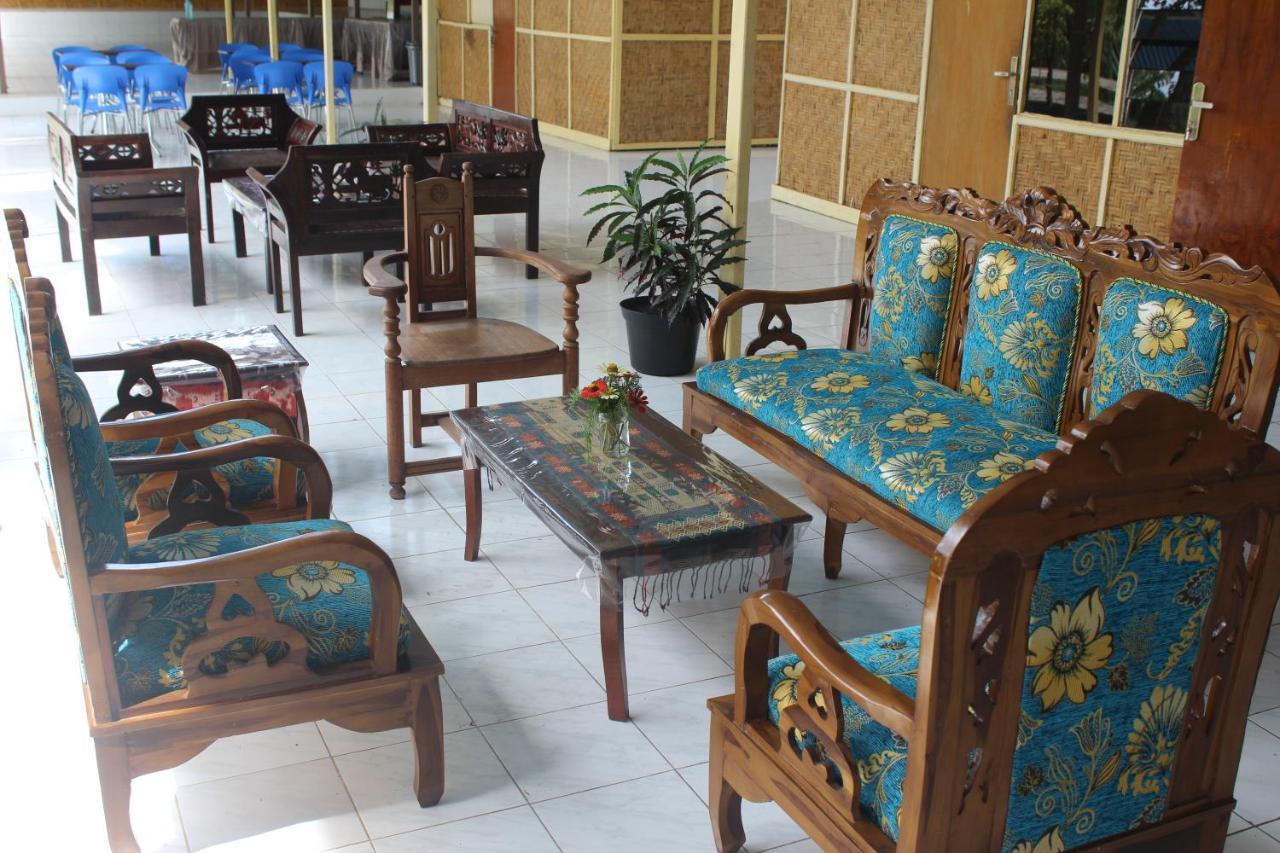 Pondok Wisata Dan Restoran Elim Waingapu Buitenkant foto