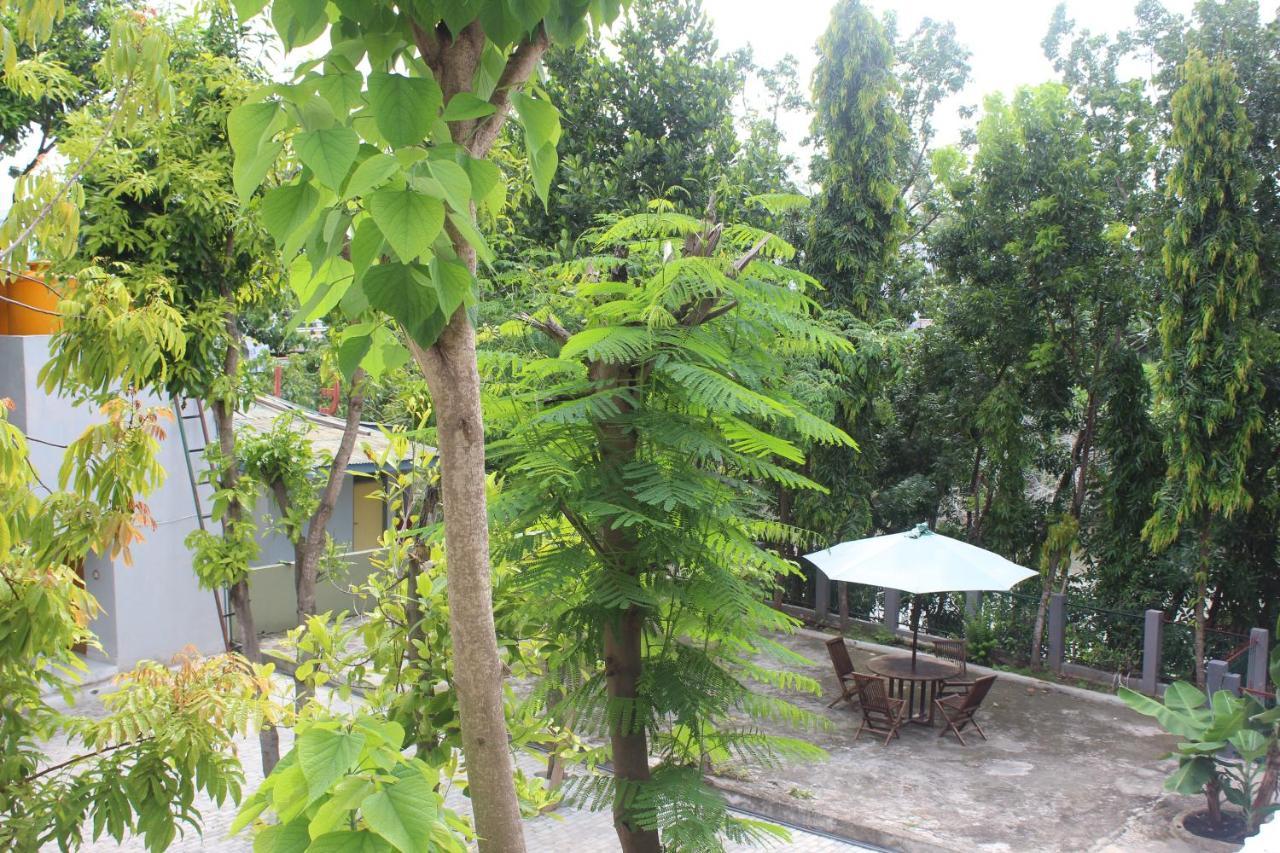 Pondok Wisata Dan Restoran Elim Waingapu Buitenkant foto