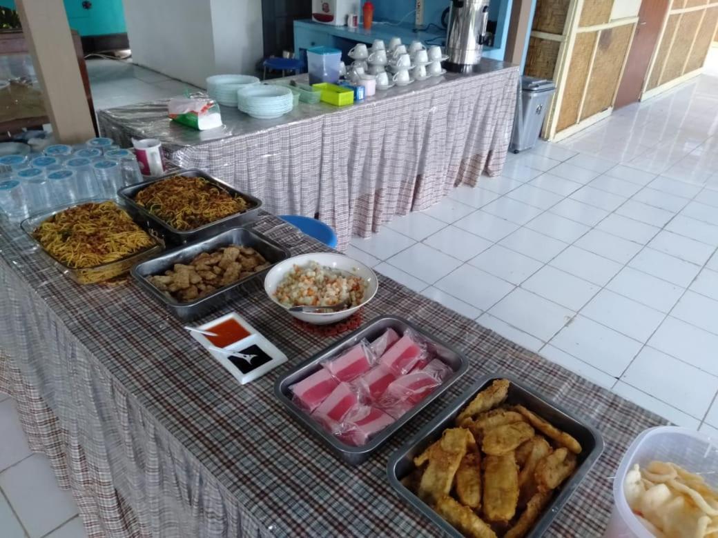 Pondok Wisata Dan Restoran Elim Waingapu Buitenkant foto