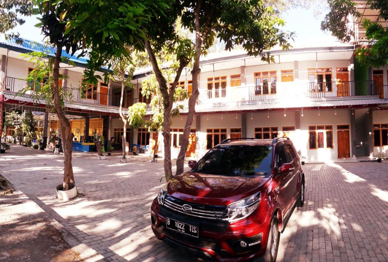 Pondok Wisata Dan Restoran Elim Waingapu Buitenkant foto